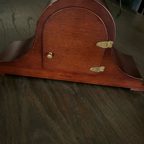 New London mantle clock, battery operated, Quartz - Picture 5 of 6